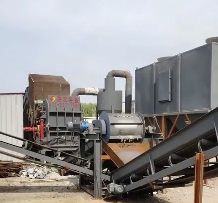 時產3 -5噸的200型路友破碎機在河北地區(qū)上崗