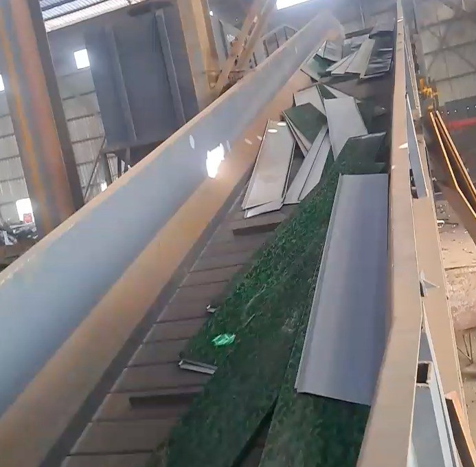 四川地區(qū)路友315彩鋼瓦破碎線啟動(dòng)生產(chǎn)