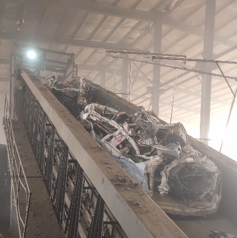 報(bào)廢汽車(chē)殼破碎機(jī)