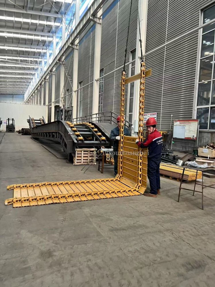 坦克鏈板上料機(jī)的手工制作部分