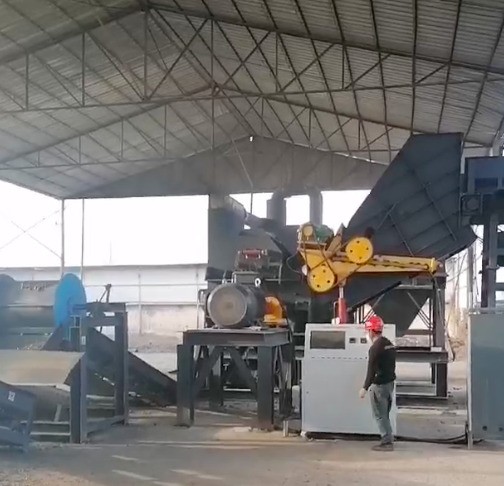 安徽地區(qū)315型破碎機使用現(xiàn)場，新機待運行