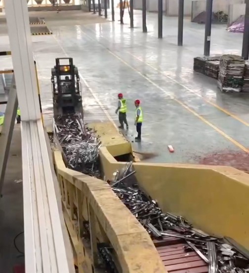 湖北鋁廠購入了7年的路友破碎機