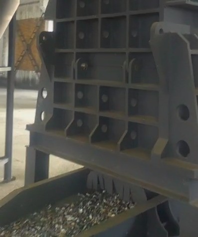 室外上料安裝方式可以有效減少灰塵的濃度，視線不被干擾