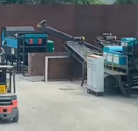 450破碎機(jī)?精細(xì)化分選設(shè)備 在日本東京現(xiàn)場(chǎng)。